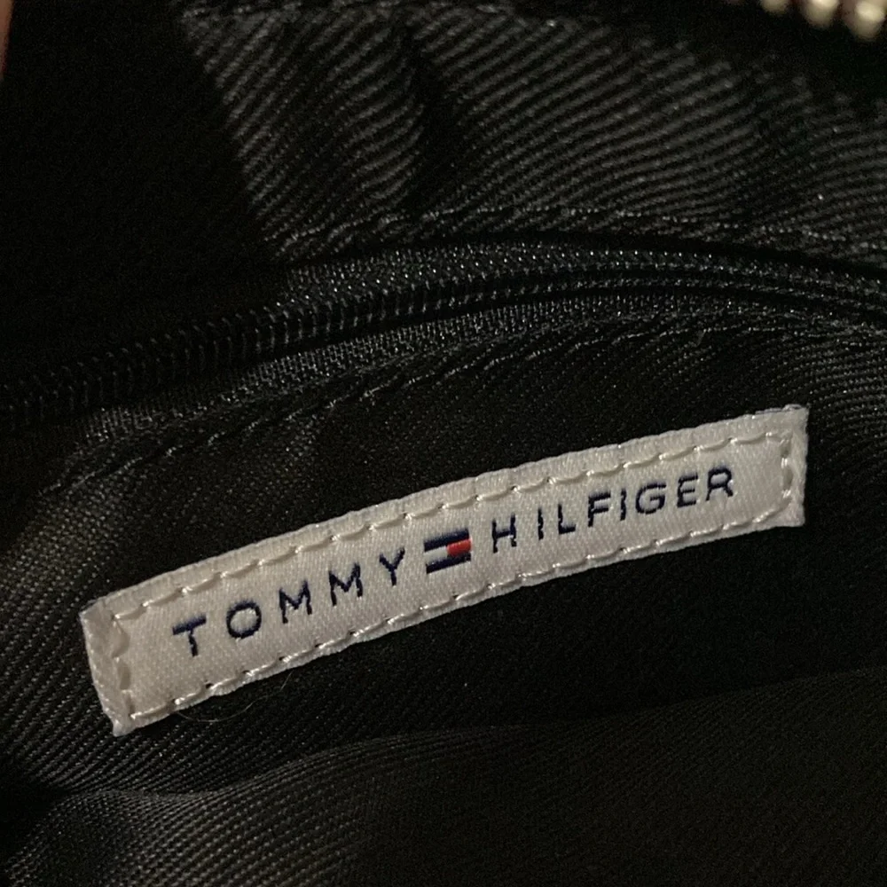 EUC Tommy Hilfiger Vintage olive corduroy and brown patent leather wristlet